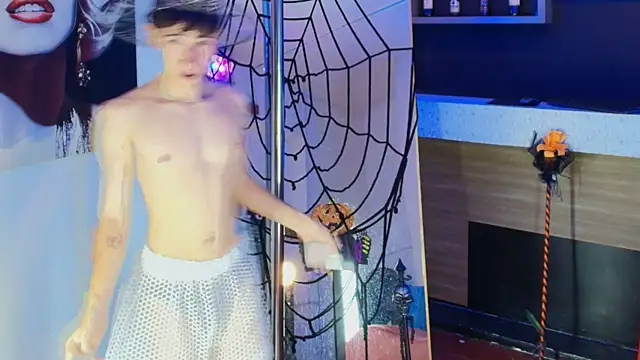 Snapshot of _DantFox_ chatting on October 30, 2025, 9:22 pm  DantFox  online show from October 30, 2025, 9:22 pm