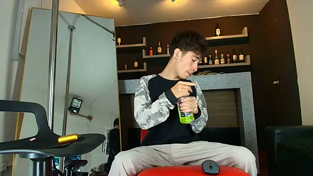 Snapshot of _DantFox_ chatting on October 6, 2025, 8:20 pm  DantFox  online show from October 6, 2025, 8:20 pm