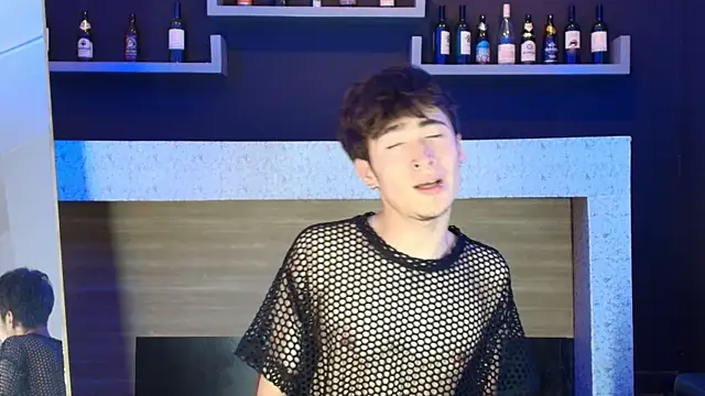 Snapshot of _DantFox_ chatting on October 27, 2025, 8:43 pm  DantFox  online show from October 27, 2025, 8:43 pm