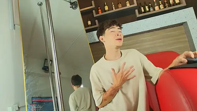 Snapshot of _DantFox_ chatting on October 2, 2025, 8:01 pm  DantFox  online show from October 2, 2025, 8:01 pm