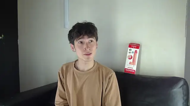 Snapshot of _DantFox_ chatting on September 18, 2025, 8:12 pm  DantFox  online show from September 18, 2025, 8:12 pm