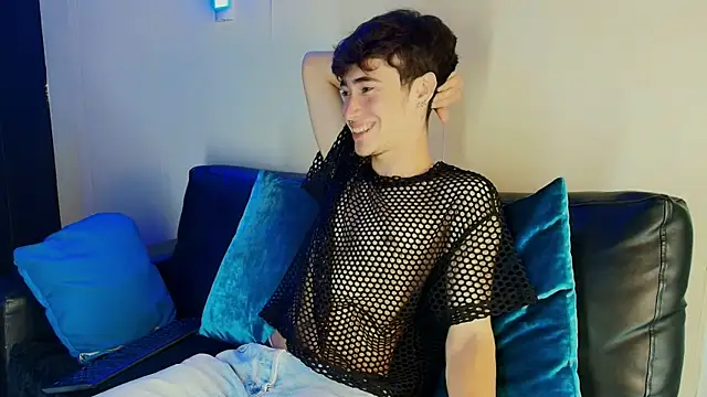 Snapshot of _DantFox_ chatting on October 21, 2025, 8:08 pm  DantFox  online show from October 21, 2025, 8:08 pm