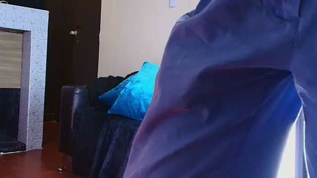 Snapshot of _DantFox_ chatting on October 5, 2025, 8:10 pm  DantFox  online show from October 5, 2025, 8:10 pm