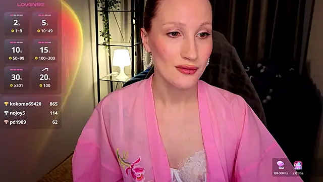 BiancaHelo online show from November 30, 2025, 9:15 pm