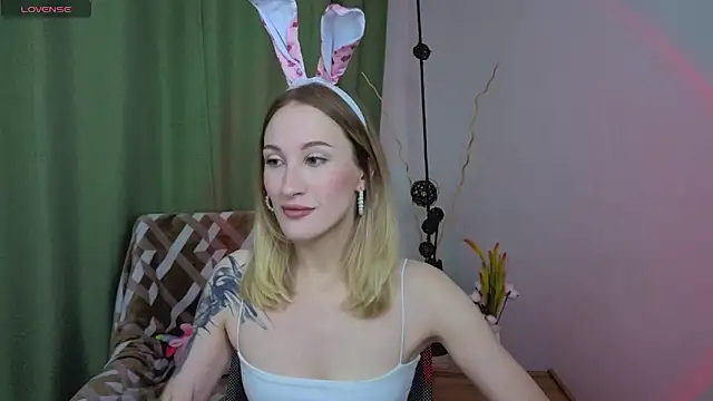 Snapshot of BiancaHelo chatting on September 28, 2025, 10:55 am BiancaHelo online show from September 28, 2025, 10:55 am