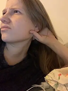 Leya F online show from September 13, 2025, 7:36 pm