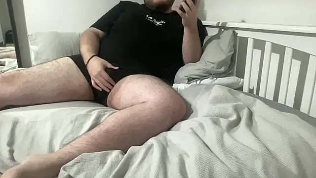 Snapshot of British_28 chatting on November 26, 2025, 7:58 pm British 28 online show from November 26, 2025, 7:58 pm