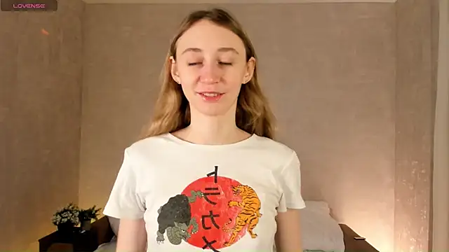 Snapshot of BeatrixHiett chatting on October 21, 2025, 3:06 am BeatrixHiett online show from October 21, 2025, 3:06 am