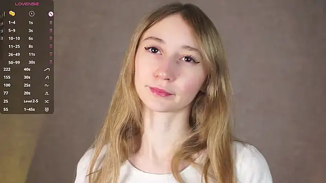 Snapshot of BeatrixHiett chatting on October 3, 2025, 3:30 am BeatrixHiett online show from October 3, 2025, 3:30 am