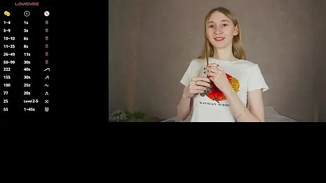 Snapshot of BeatrixHiett chatting on September 20, 2025, 4:17 am BeatrixHiett online show from September 20, 2025, 4:17 am