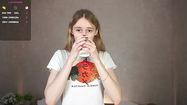 Snapshot of BeatrixHiett chatting on September 24, 2025, 4:08 am BeatrixHiett online show from September 24, 2025, 4:08 am