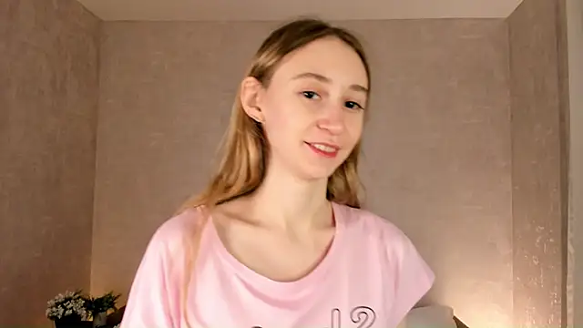 Snapshot of BeatrixHiett chatting on October 24, 2025, 3:27 am BeatrixHiett online show from October 24, 2025, 3:27 am