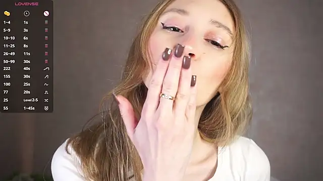 Snapshot of BeatrixHiett chatting on September 28, 2025, 3:46 am BeatrixHiett online show from September 28, 2025, 3:46 am