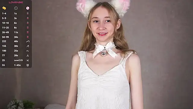 BeatrixHiett online show from September 13, 2025, 2:44 am