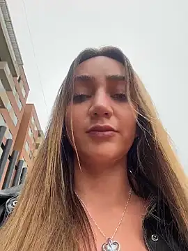 Ninabigtitied online show from May 21, 2026, 8:06 pm