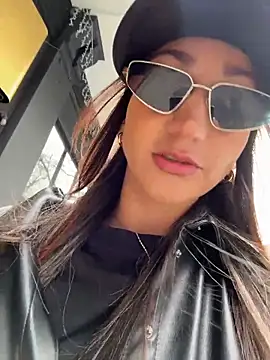 Ninabigtitied online show from February 3, 2026, 11:15 am