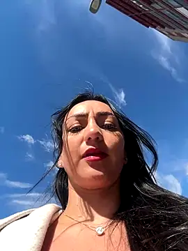 Ninabigtitied online show from September 24, 2025, 2:56 pm