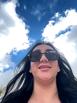 Ninabigtitied online show from September 21, 2025, 9:25 am