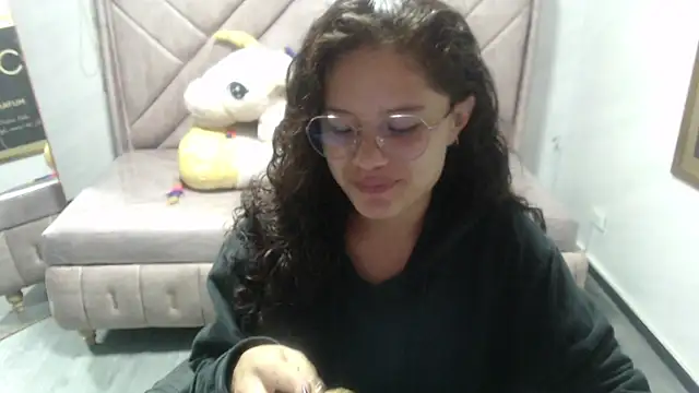 Snapshot of Velvet_Moon_V chatting on October 29, 2025, 1:10 pm Velvet Moon V online show from October 29, 2025, 1:10 pm