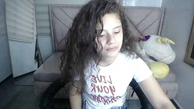 Snapshot of Velvet_Moon_V chatting on September 17, 2025, 1:13 pm Velvet Moon V online show from September 17, 2025, 1:13 pm