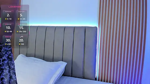 Snapshot of naishaa_ chatting on October 23, 2025, 6:39 pm naishaa  online show from October 23, 2025, 6:39 pm