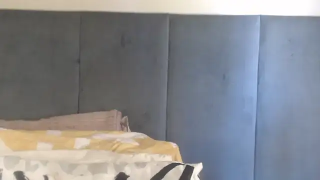 Snapshot of Jah-Queen chatting on October 16, 2025, 11:40 am Jah-Queen online show from October 16, 2025, 11:40 am