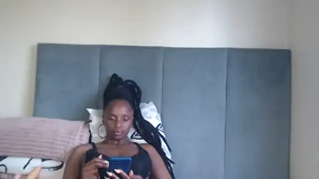 Snapshot of Jah-Queen chatting on January 17, 2026, 2:42 pm Jah-Queen online show from January 17, 2026, 2:42 pm