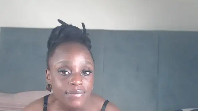 Snapshot of Jah-Queen chatting on October 21, 2025, 6:29 pm Jah-Queen online show from October 21, 2025, 6:29 pm