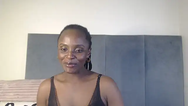 Snapshot of Jah-Queen chatting on September 23, 2025, 7:10 pm Jah-Queen online show from September 23, 2025, 7:10 pm
