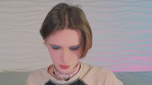 madi snow online show from November 15, 2025, 5:11 am