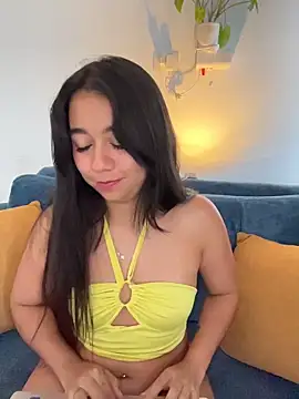 Lily June online show from December 19, 2025, 8:33 pm