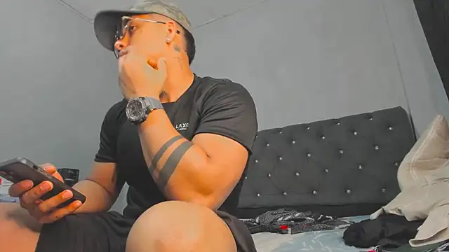 evan hardy online show from October 20, 2025, 3:08 am