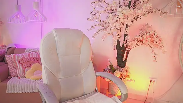 JadeSummerr online show from November 8, 2025, 11:47 am