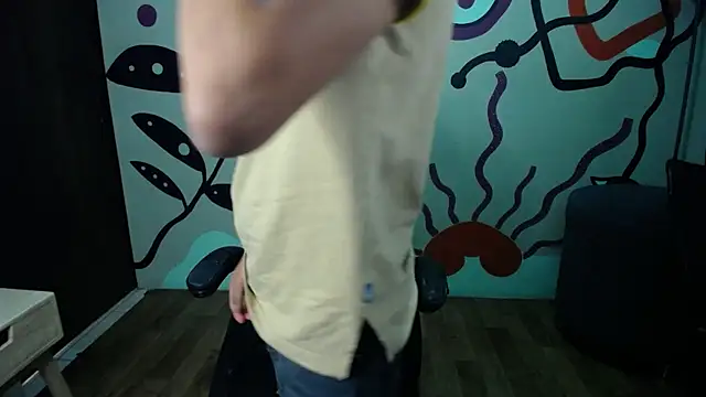 Snapshot of Luca_vega chatting on October 11, 2025, 12:39 pm Luca vega online show from October 11, 2025, 12:39 pm