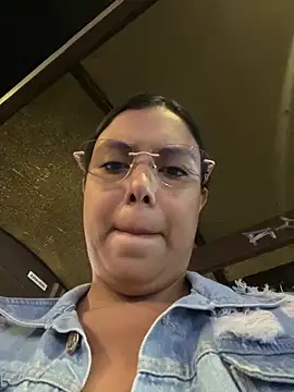 Snapshot of LICEET chatting on October 1, 2025, 11:41 pm LICEET online show from October 1, 2025, 11:41 pm