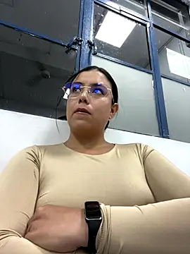 Snapshot of LICEET chatting on September 18, 2025, 12:02 am LICEET online show from September 18, 2025, 12:02 am