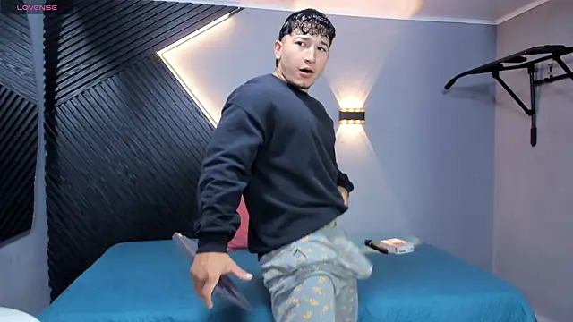 Horny nick18 online show from March 19, 2026, 11:54 am