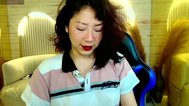 valentina r  online show from February 20, 2026, 3:36 am