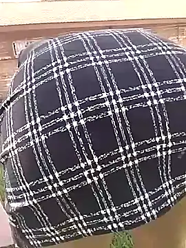 SweetHoney21  online show from November 29, 2025, 9:53 am