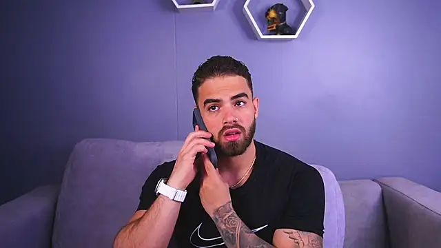 Paul Phoenix online show from November 17, 2025, 7:51 pm