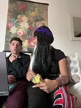 Snapshot of piccolaflo chatting on October 3, 2025, 2:07 pm piccolaflo online show from October 3, 2025, 2:07 pm