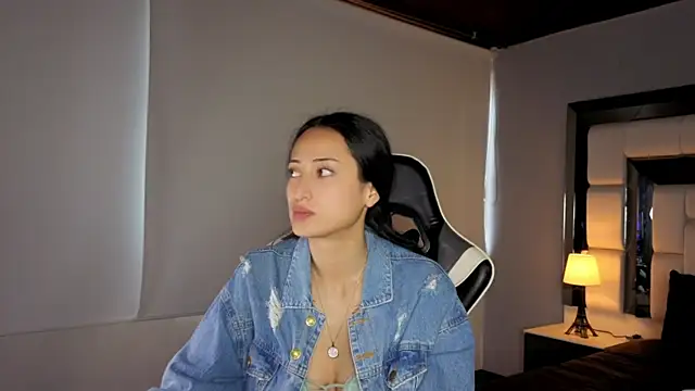 Adhara7 online show from April 17, 2026, 8:44 pm