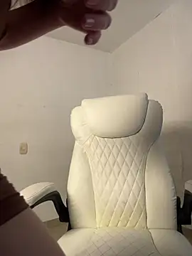 karinasantos  online show from February 25, 2026, 2:06 pm