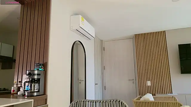 Snapshot of karinasantos_ chatting on September 15, 2025, 3:01 pm karinasantos online show from September 15, 2025, 3:01 pm