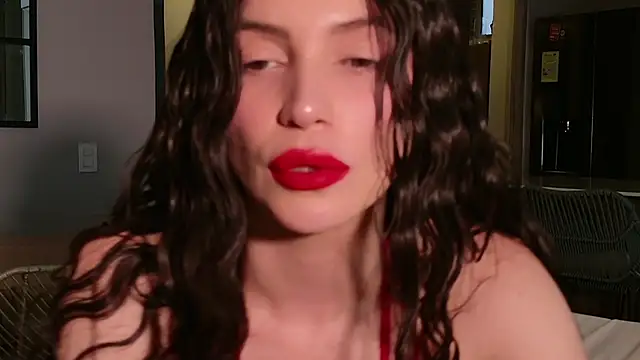 karinasantos  online show from September 28, 2025, 11:06 am