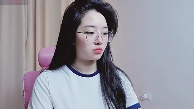 Snapshot of Miu-999 chatting on February 5, 2026, 2:18 am Miu-999 online show from February 5, 2026, 2:18 am