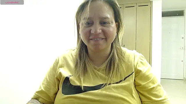 Snapshot of haashkyo chatting on June 17, 2026, 4:12 am haashkyo online show from June 17, 2026, 4:12 am