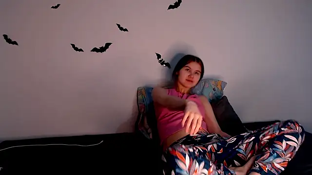 Snapshot of litle_owl chatting on November 3, 2025, 2:53 pm litle owl online show from November 3, 2025, 2:53 pm