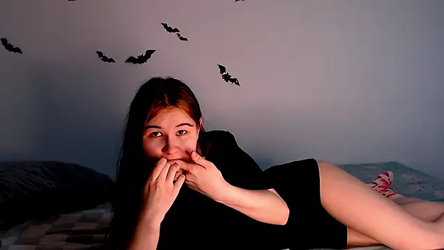 Snapshot of litle_owl chatting on October 23, 2025, 3:43 pm litle owl online show from October 23, 2025, 3:43 pm