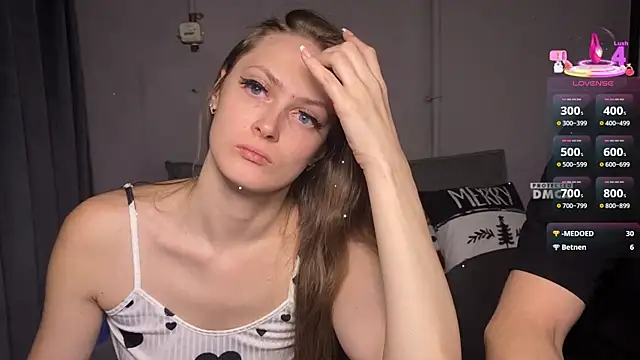 cutemilana sexwife online show from December 17, 2025, 7:30 pm